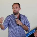 Alcalde de Roatán exhorta a pobladores a mantener calma y confiar en la CREE para mediar con Reco