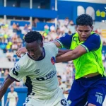 Real España y Olimpia rescatan partidos que perdían de visita