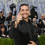 Maluma comparte nuevas fotos familiares tras el nacimiento de su hijo Orión