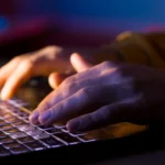 Sitios web de todo el mundo quedan desactivados tras detectarse una falla de seguridad crítica en internet