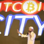 Qué pasó con el experimento de Bukele de convertir a El Salvador en el “país del bitcoin”