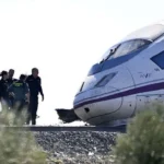 Qué dicen las grabaciones de las llamadas entre el operador y los maquinistas de los trenes que chocaron en España